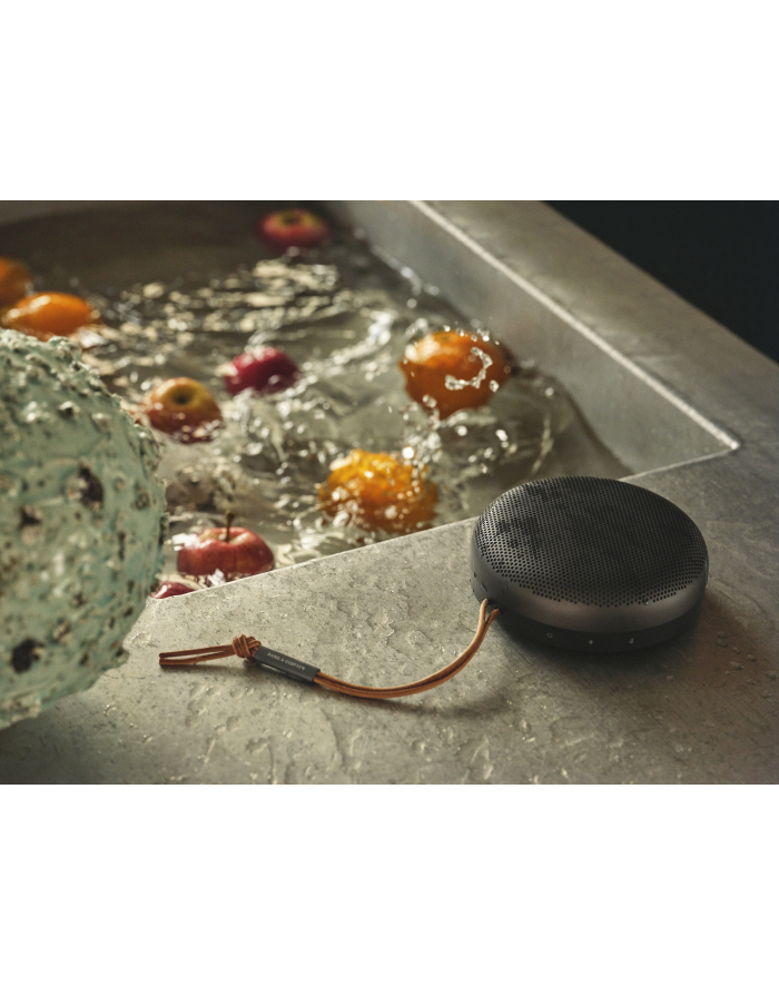 Bang & Olufsen Bang ' Olufsen Waterproof Bluetooth Speaker BeoSound A1 2nd Gen 5 W, Portable, Wireless connection, Black Anthracite, Maximum 92 dB główny