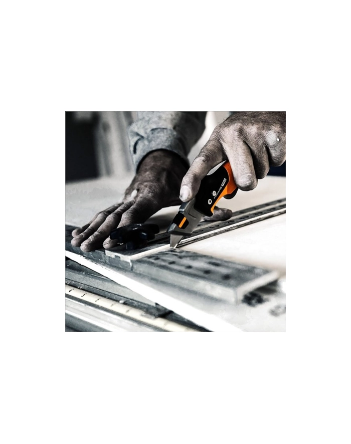 Fiskars Nóż Uniwersalny Carbonmax Ze Składanym Ostrzem 1027224 główny