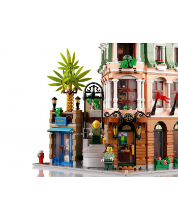 LEGO 10297 Creator Expert Boutique Hotel Construction Toy (Adult Model Kit, Modular Building)