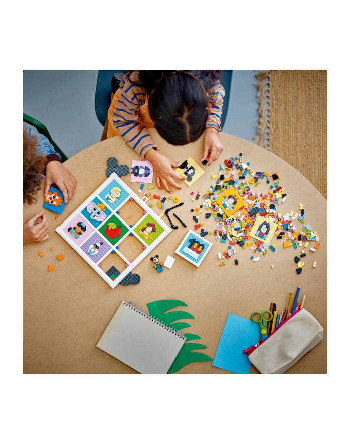 LEGO 43221 DISNEY 100 lat kultowych animacji Disneya p3 główny