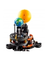 LEGO 42179 TECHNIC Planeta Ziemia i Księżyc na orbicie p3 - nr 12