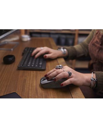 hewlett-packard Mysz HP 690 Qi-Charging Rechargeable Wireless Mouse Black bezprzewodowa z akumulatorem czarna 7M1D4AA