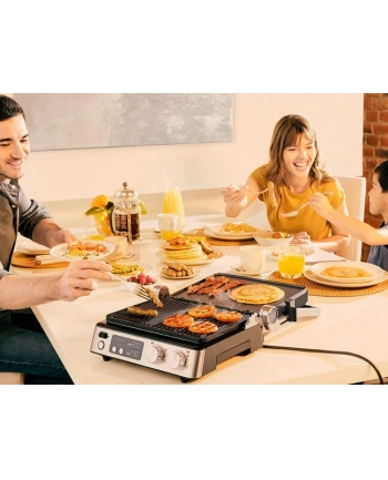 Braun Multigrill 7 CG7044 Grill kontaktowy| Moc [w]: 2000 | Kolor: czarny/inox | płytki: 1 grillowa, 1 płaska, 2 do gofrów | Wymiary [wys.x gł.x szer. cm]: 36,5x31,5x17,3 nr 2