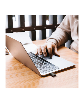 adata Pendrive UC320 64GB USB3.2-A Gen1 czarny nr 1