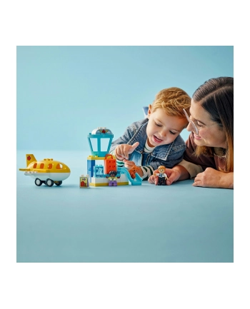 LEGO DUPLO 10443 FIRST TIME AT THE AIRPORT nr 2