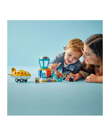 LEGO DUPLO 10443 FIRST TIME AT THE AIRPORT nr 2