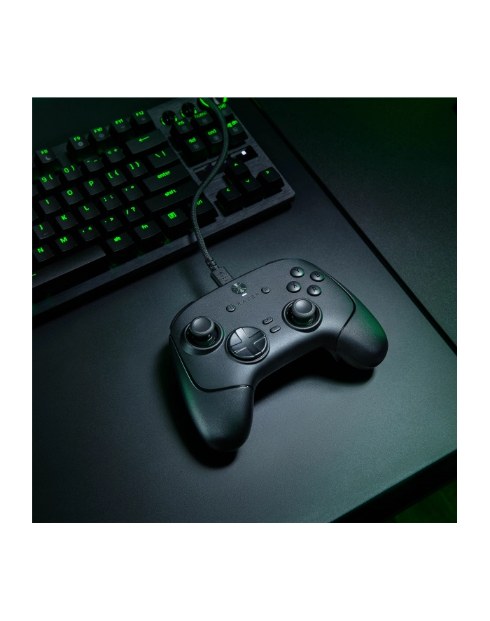 RAZER Wolverine V3 Tournament Ed. For PC główny