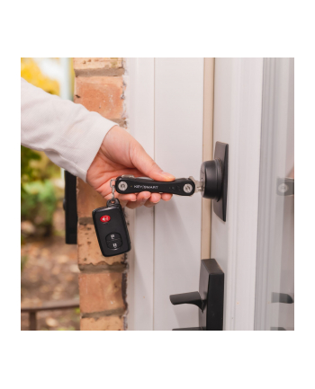 KeySmart iPro Works With Apple Find My Black