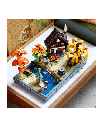 LEGO Icons 11372 Autumn Cottage Garden