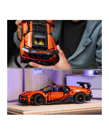 LEGO Technic 42222      Bugatti Chiron Pur Sport Hypercar