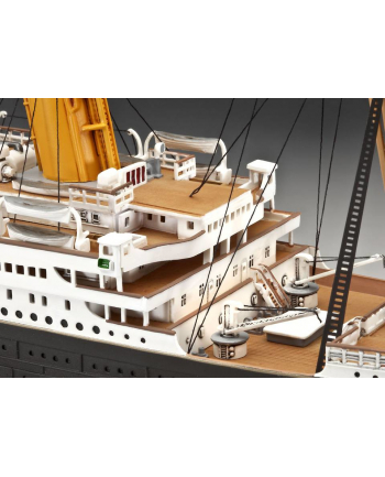 REVELL R.M.S. Titanic 100th Anniversary