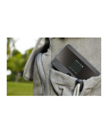 TP-LINK M7350 V4.0 Mobile 4G LTE MIFI Dual-Band WLAN Router LTE Cat. 4 150Mbit/s on 2.4GHz or 450MBIT/S 5GHz, 2000 mAh Internal Battery, OLED Display, Sim Card Slot, MicroSD Card Slot)